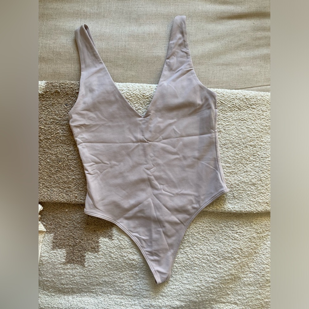 Aritzia Babaton body suit